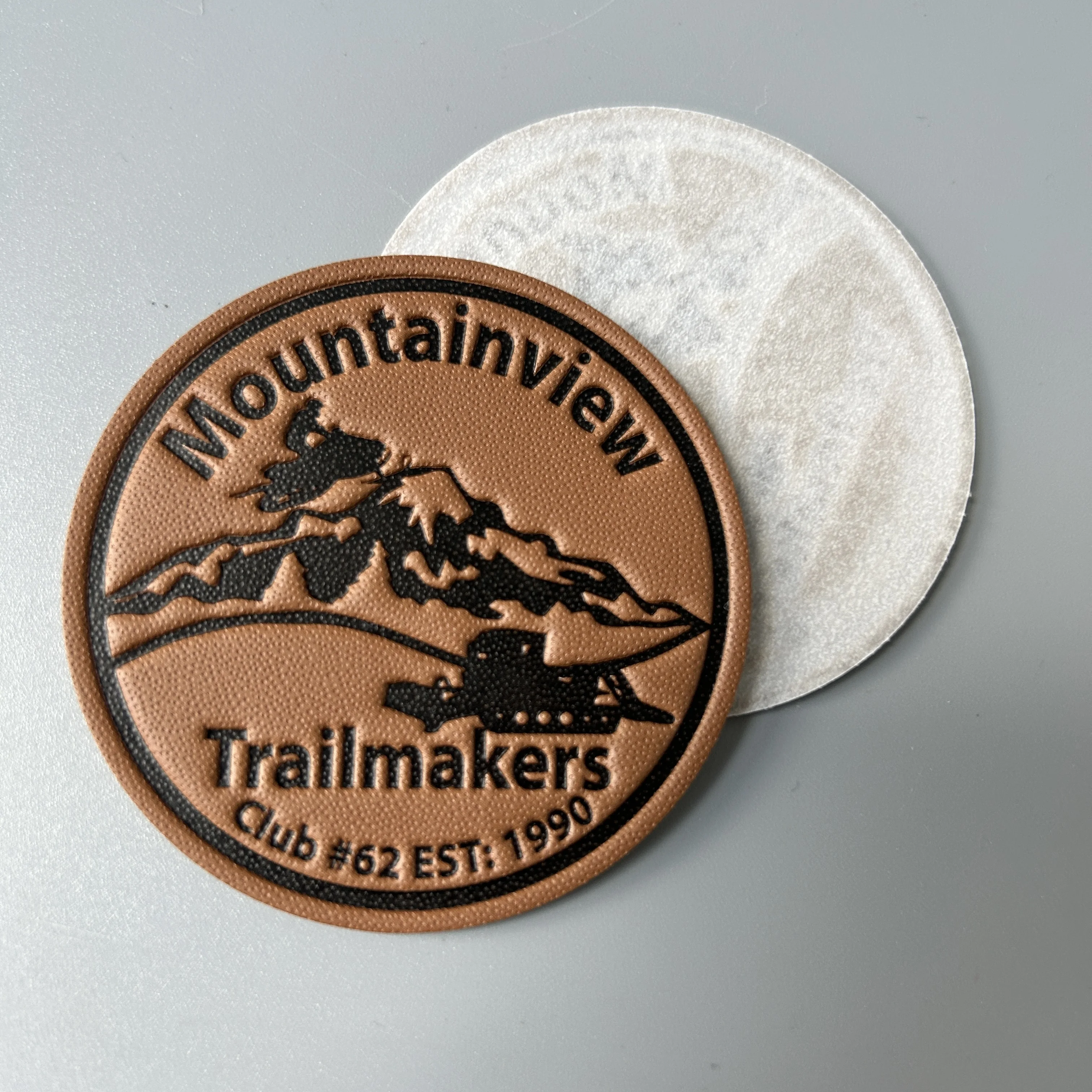 20 Years Custom LOGO Hat Label Football Shoes Customized Garment Labels PU Leather Patch Soft Debossed Stamp Foldable Leather