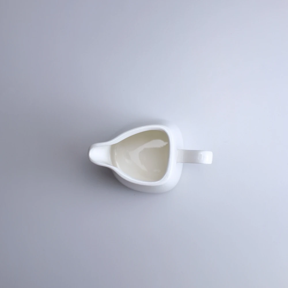 2024 Hotel Supplier Wholesale Glossy White  Table Latte Art Pots OEM LOGO  Vajilla Italian Ceramic Milk Pitcher Ceramic Milk Jug