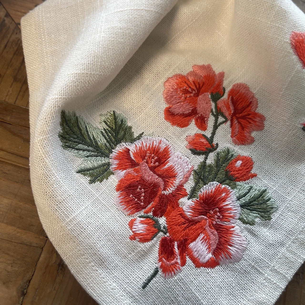 High quality flower embroidered cotton linen blend cloth napkin for dining table decoration
