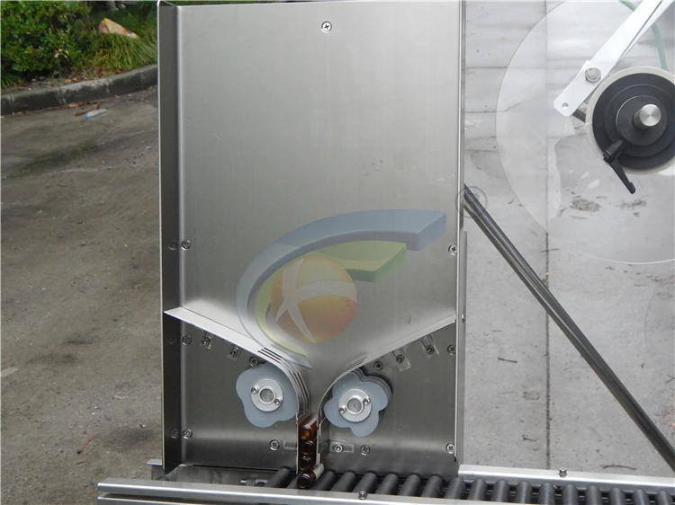 Quickly shipping automatic pen battery lipstick oral liquid sticker labeling machine