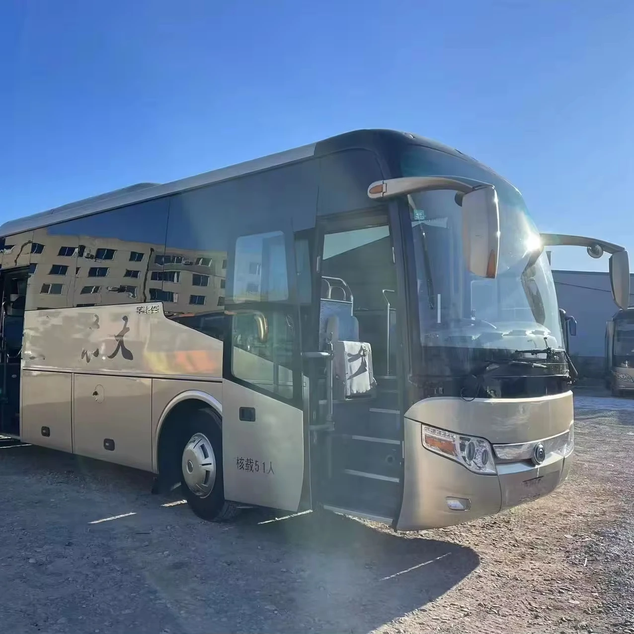 Yutong ZK6127 Luxury Bus with Front Engine and 24v Single Wire Electric System Right Hand Drive