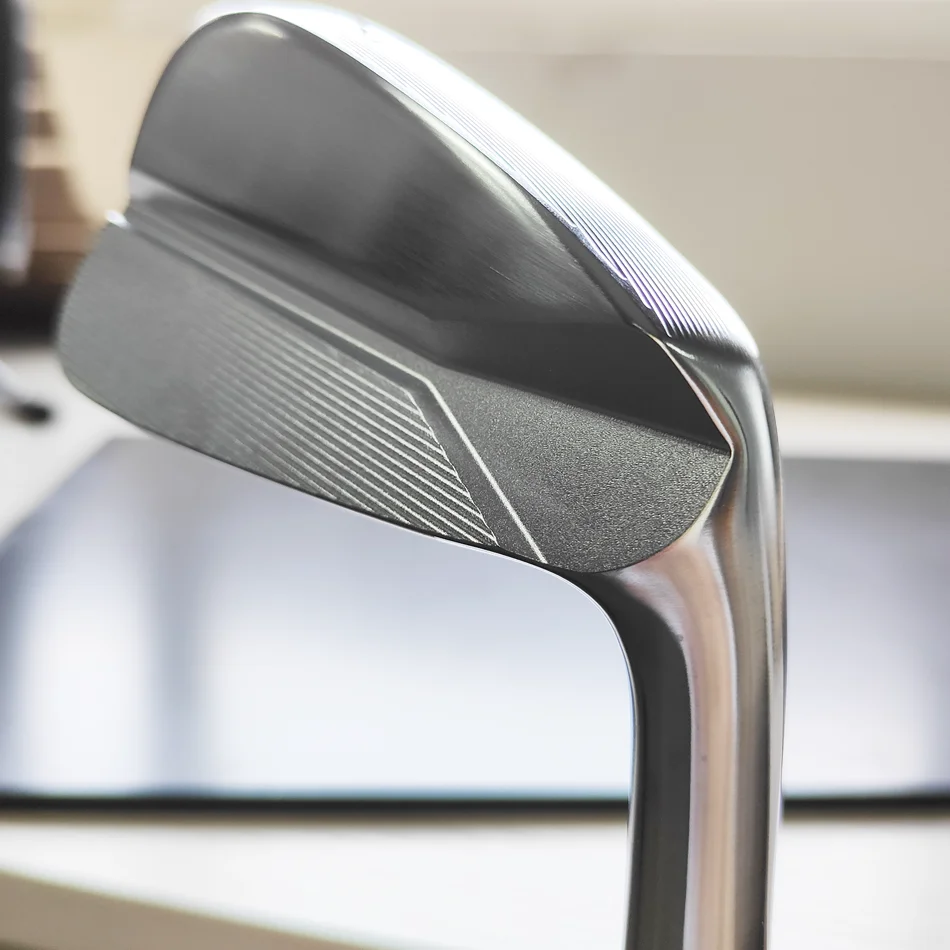 Custom Factory supplier High Quality soft steel Forged Golf Iron Head Graphite shaft Irons Head Clubs