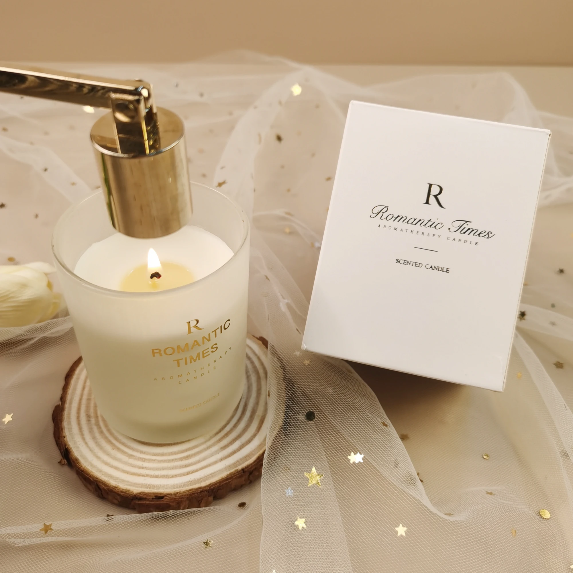 Hot Selling Soy Wax Long Burning Candles with Wooden Lid or High End Gift Box in Glass Jar