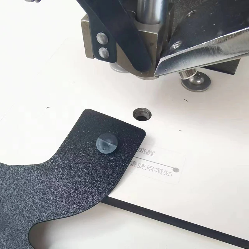 Raincoat button riveting machine Baseball jacket button riveting machine RN-DKJS Leather nailing machine