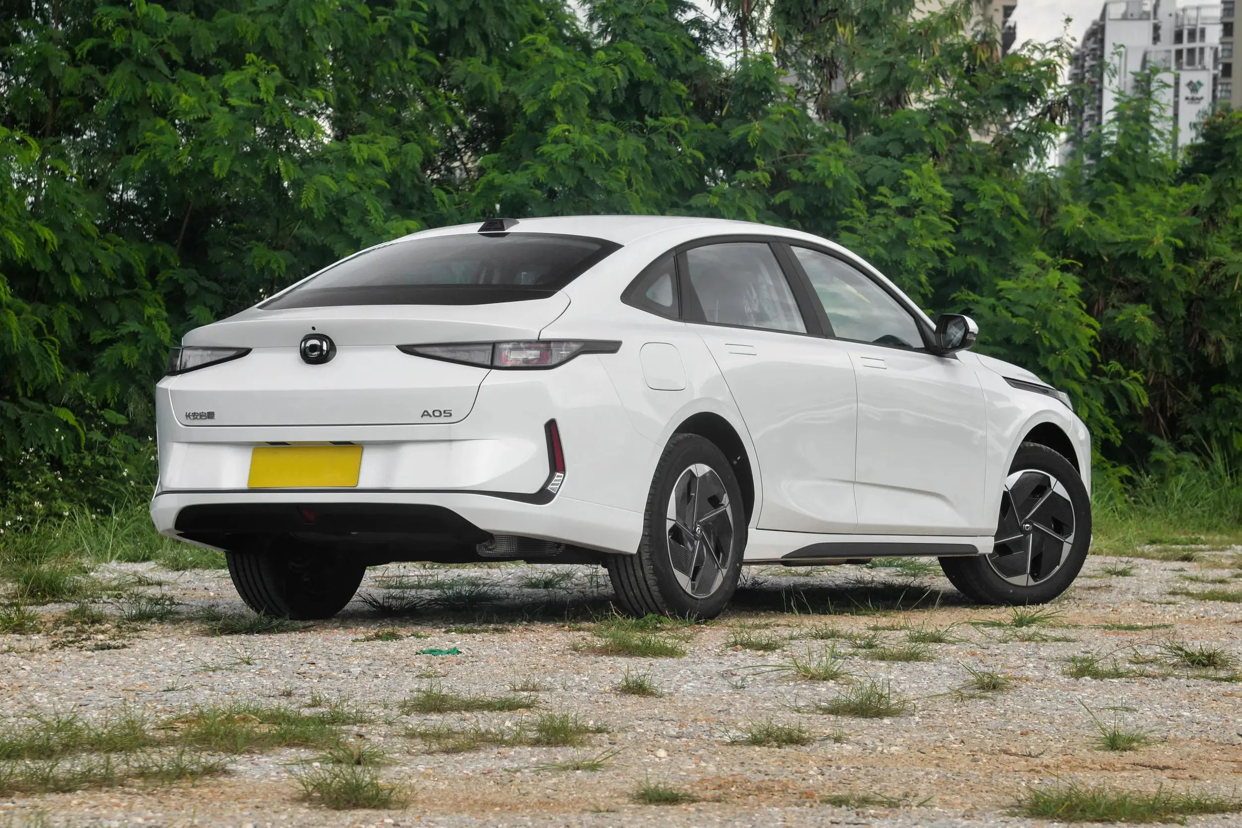Предоплата новых автомобилей Changan Qiyuan A05 электронный автомобильный подключаемый Гибридный электромобиль Nevo для продажи