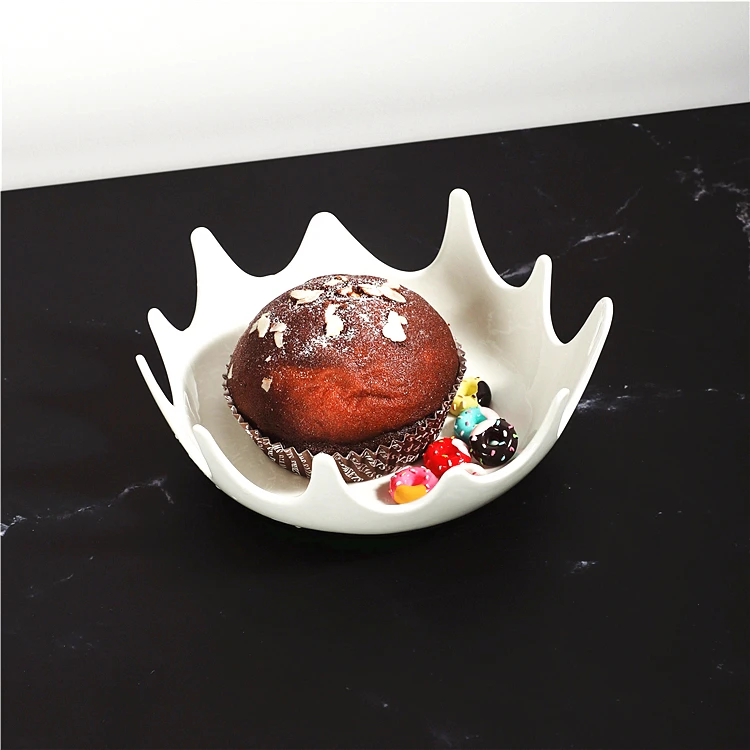Modern novel design durable cheap custom dessert cake sushi appetizer snack ceramic serving dish for restaurant