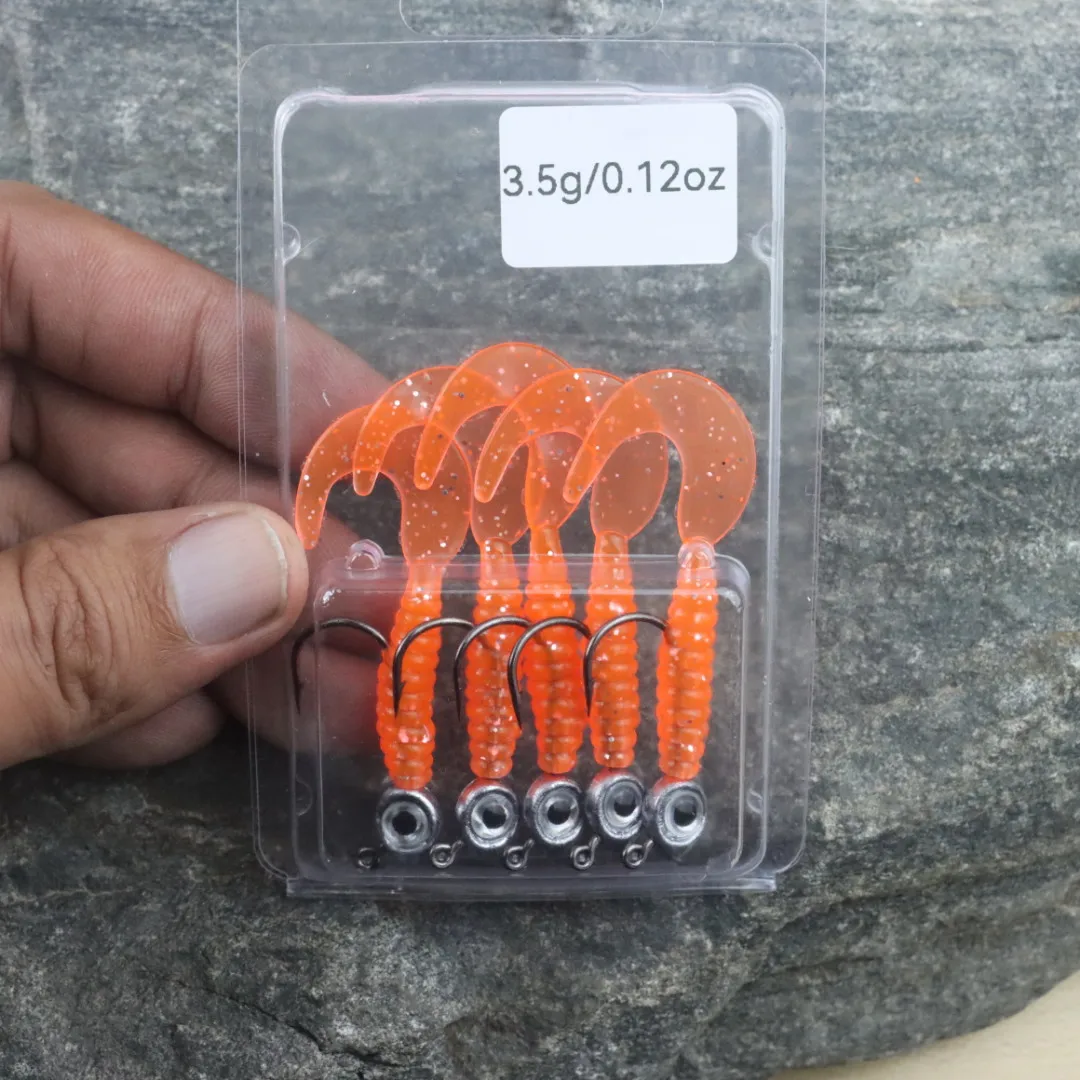 New Pre rigged soft lures 5.5cm 3.5g/5g 5pcs/bag 4pcs/bagwith Jig Head Hooks Worm Tail Lure Grub Baits