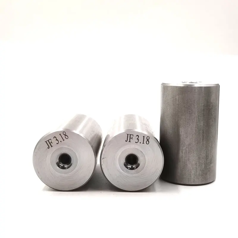 Винт заголовок удар винт первый