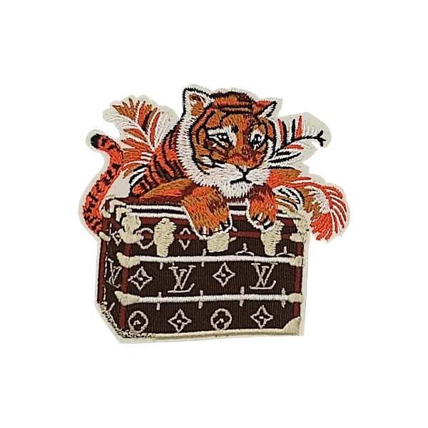 Wholesale Custom High Density Logo For Clothing Badges Tiger/ Lion Image Embroidered Patch Woven Badges Animal Embroidery Patch