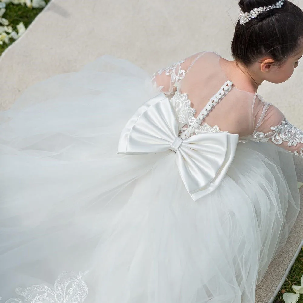 Popular Custom Made Wedding Applique Long Lace Tulle Tail Princess Children Gowns Flower Girl Dresses