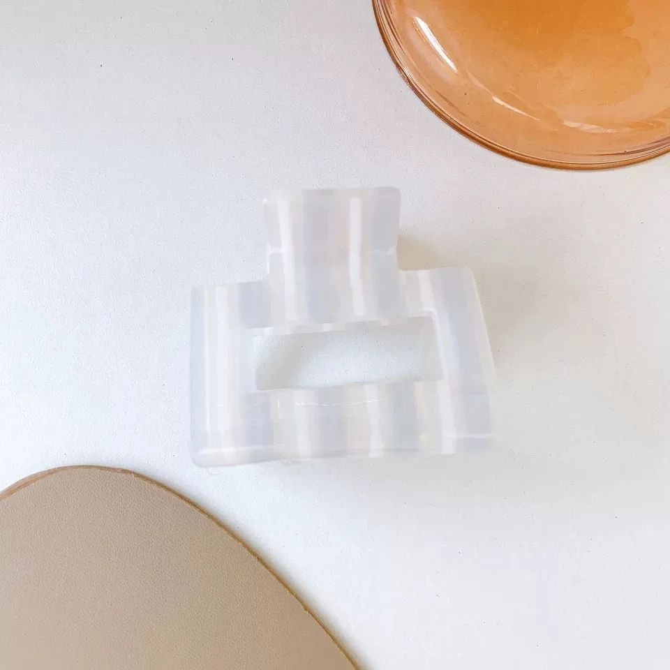 2022 Spring Strip Acrylic Fancy Items Hair Clips Blue Green Hair Claw Clips for Women