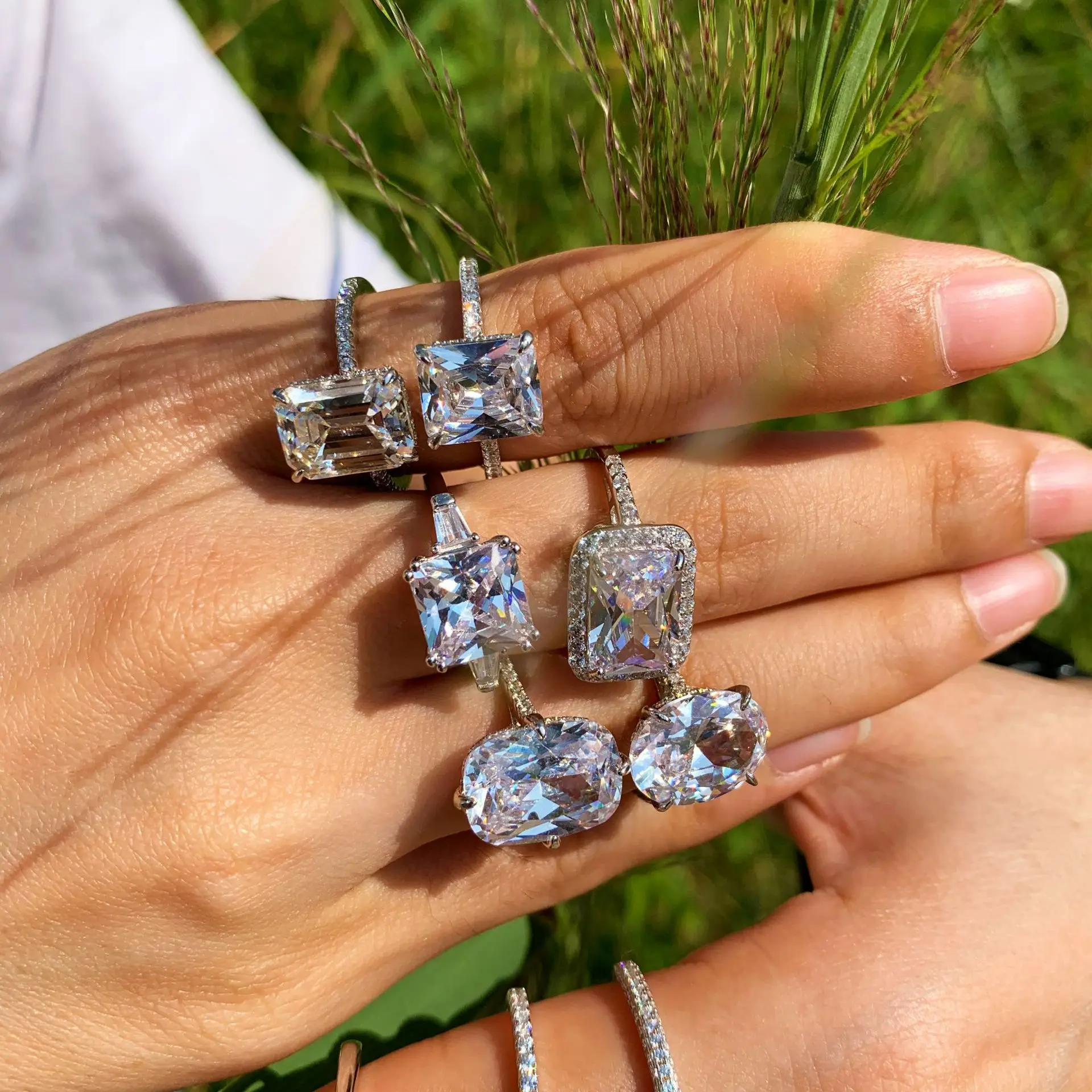 
Top Full Diamond Wedding Design Ring 925S Plated Jewelry Women Fashion 14K Plated Crystal Romantic Ring 