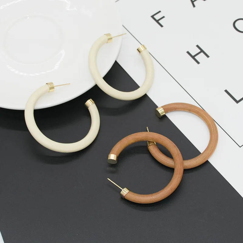  2021 Simple Exaggerated Design Jewelry Hollow Circle C Shaped Vintage Wooden Hoop Earrings For