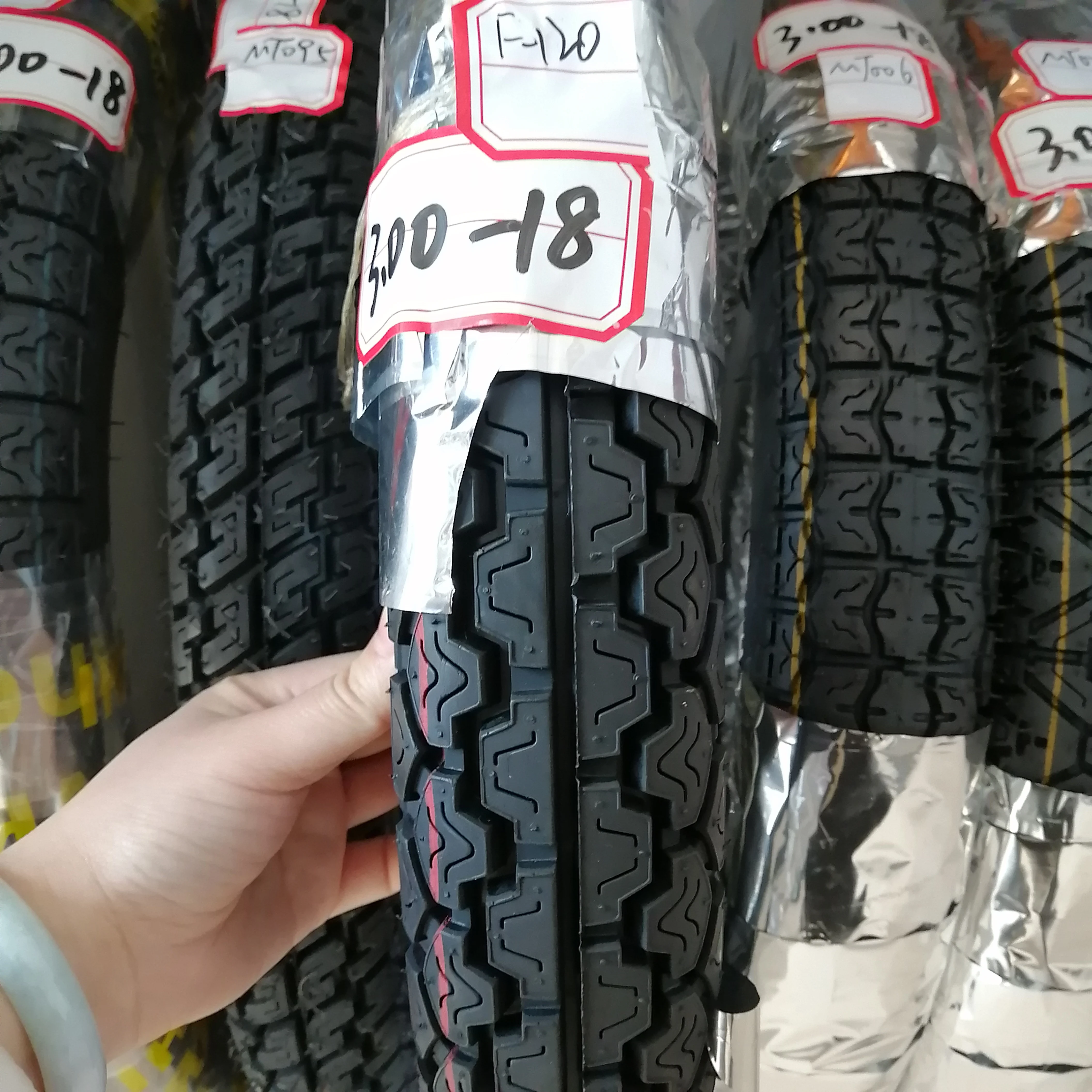 
300 18 china high quality motorcycle tires 