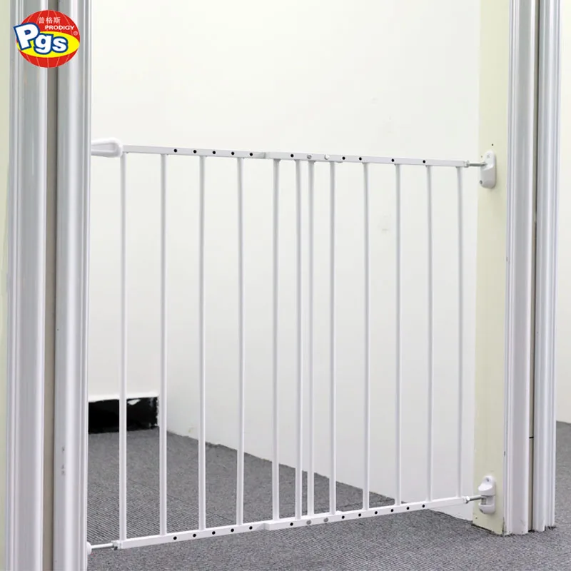 New design baby stair gate, retractable wooden outdoor baby safty gate, wooden baby gate