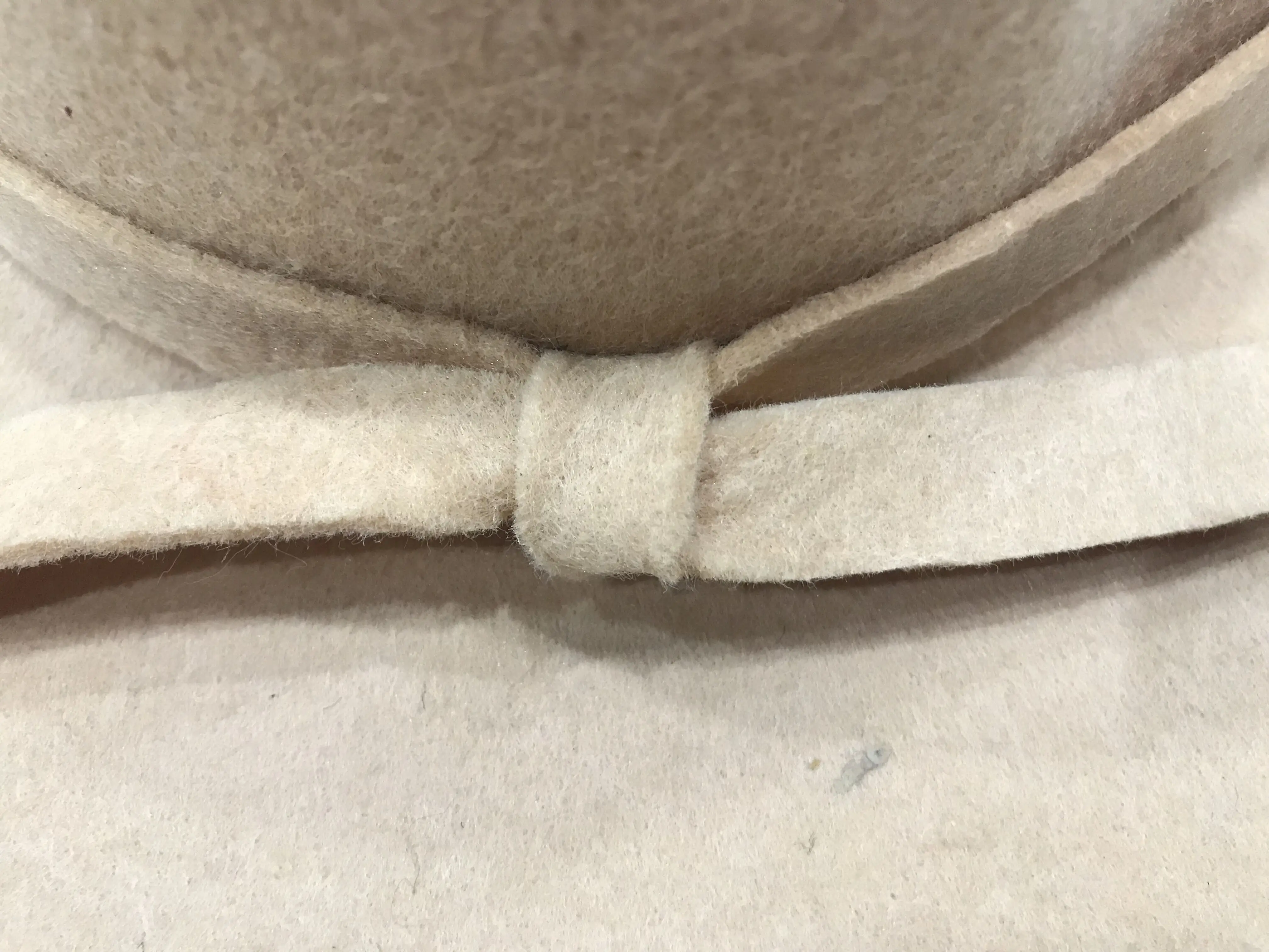 Модная трендовая Мужская шерстяная фетровая шляпа-котелок, официальная шапка дерби с ремешком и закручивающимися полями, фетровая шляпа, черные однотонные кожаные шляпы на зиму