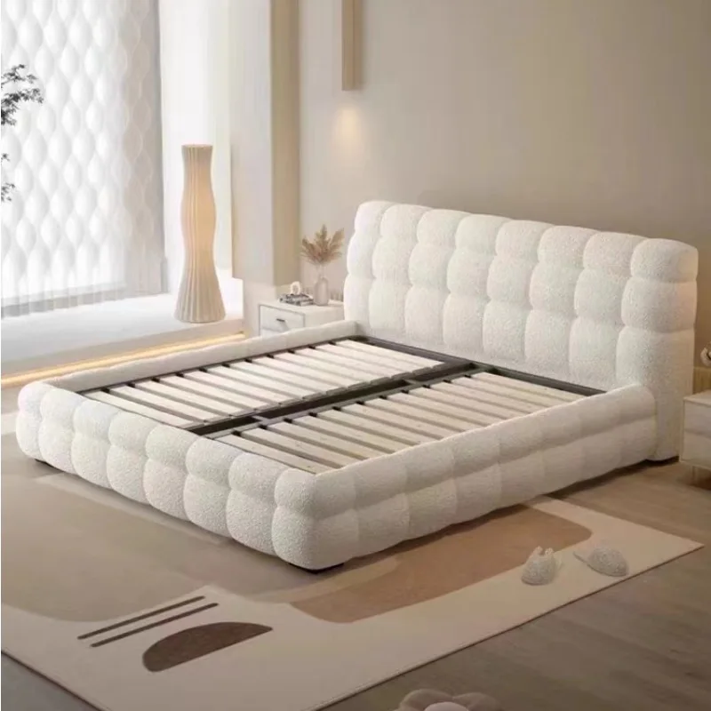 Master Bedroom Double 1.8m Velvet Modern Princess Bed High Quality Hotel Luxury King Size Bed Creative Designer
