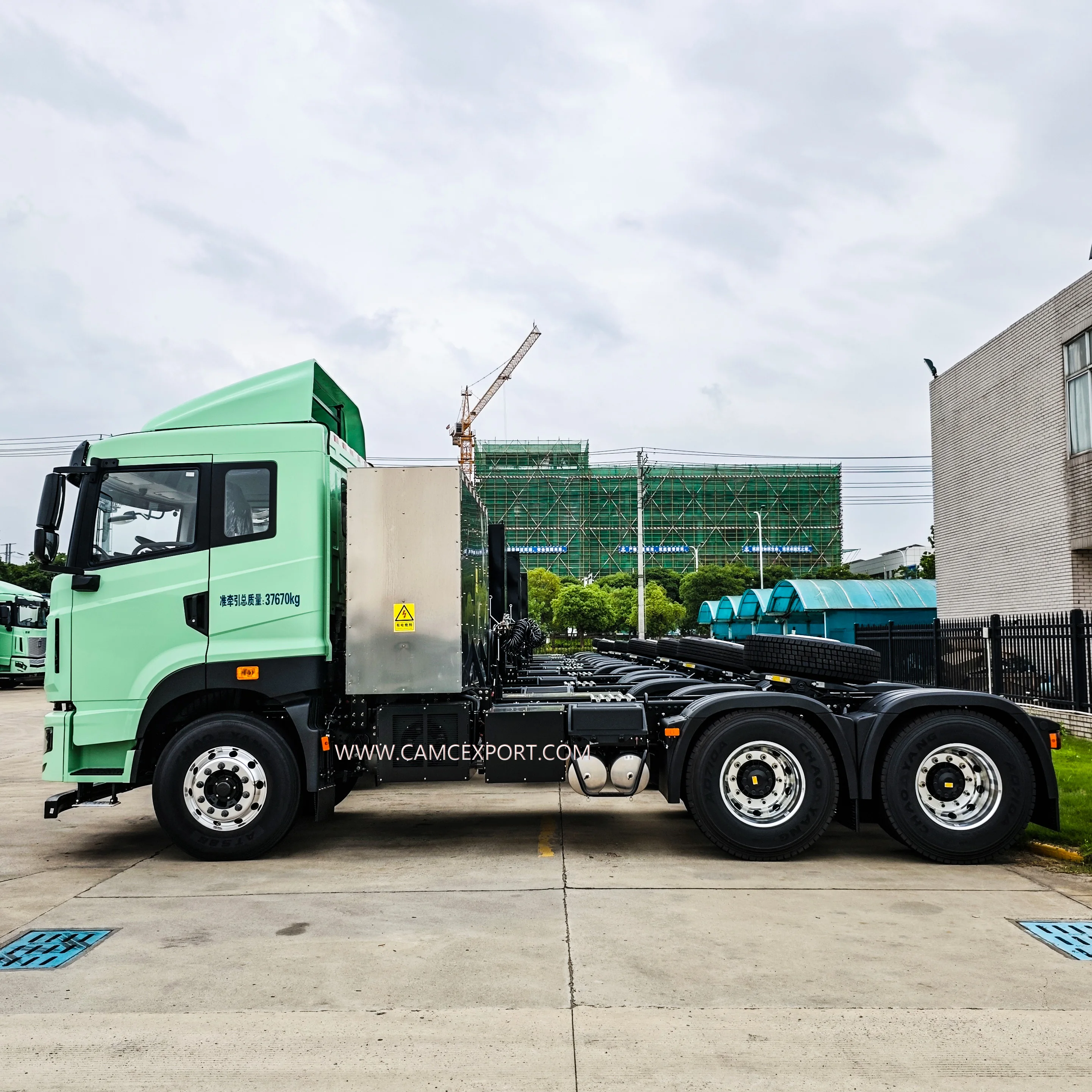 Heavy duty truck 30 tons with fast charging times x7 cheap price electric truck 6x4 low-floor ev truck