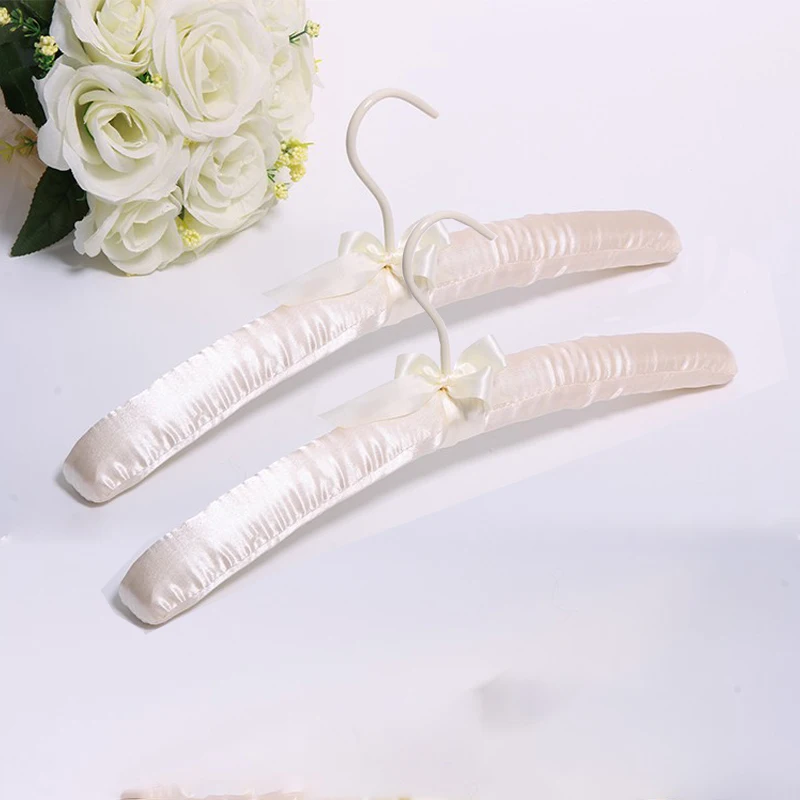 Cloth hangers  underwear plastic seamless hangers  high-quality satin hangers