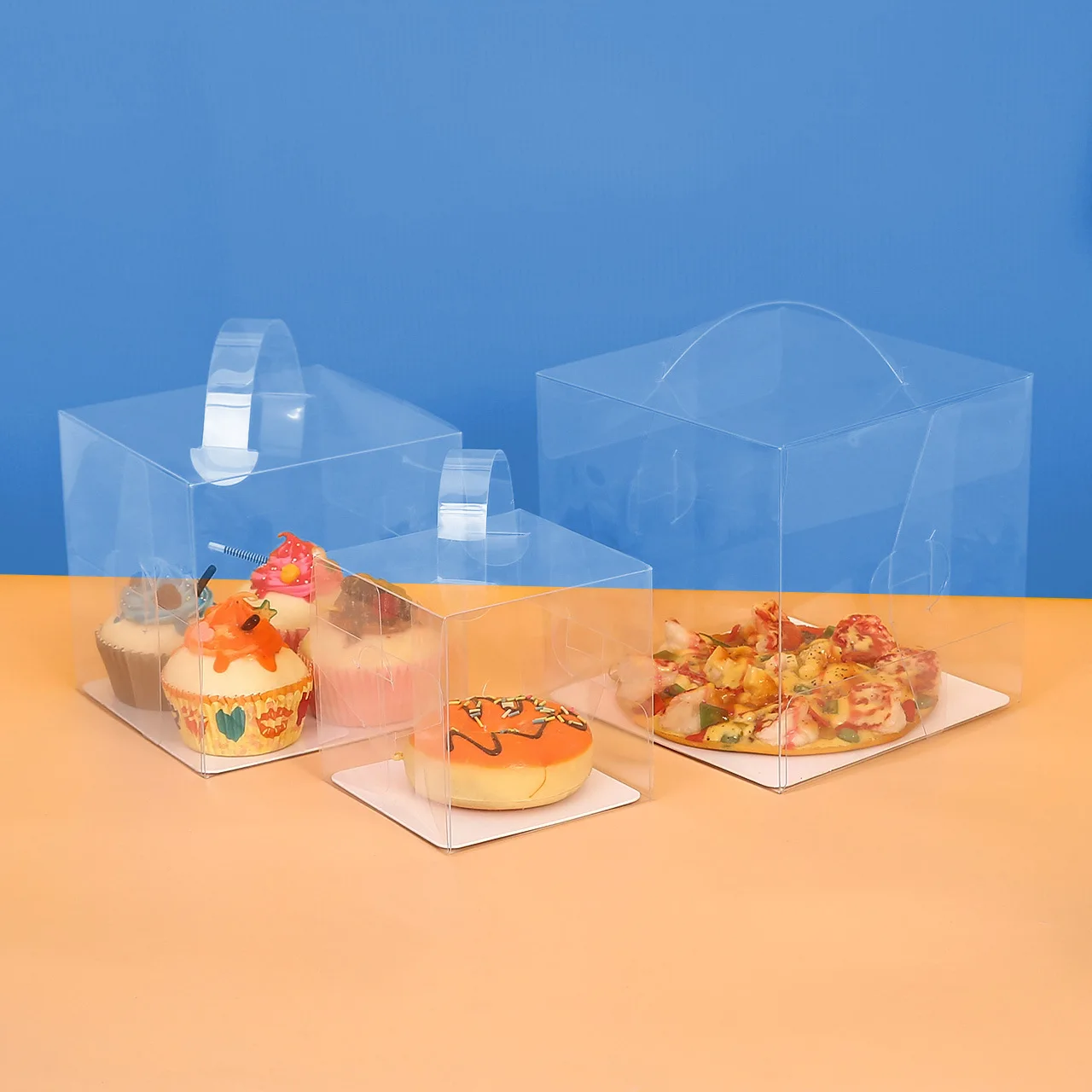 Small size clear plastic PET cake box with board and handle