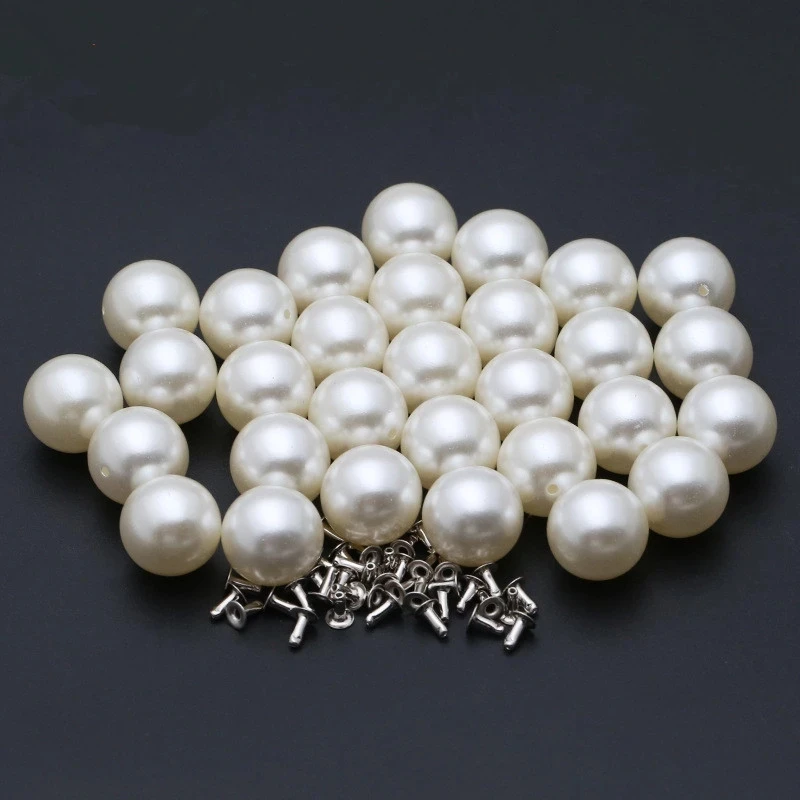 PEARL RIVET (1)