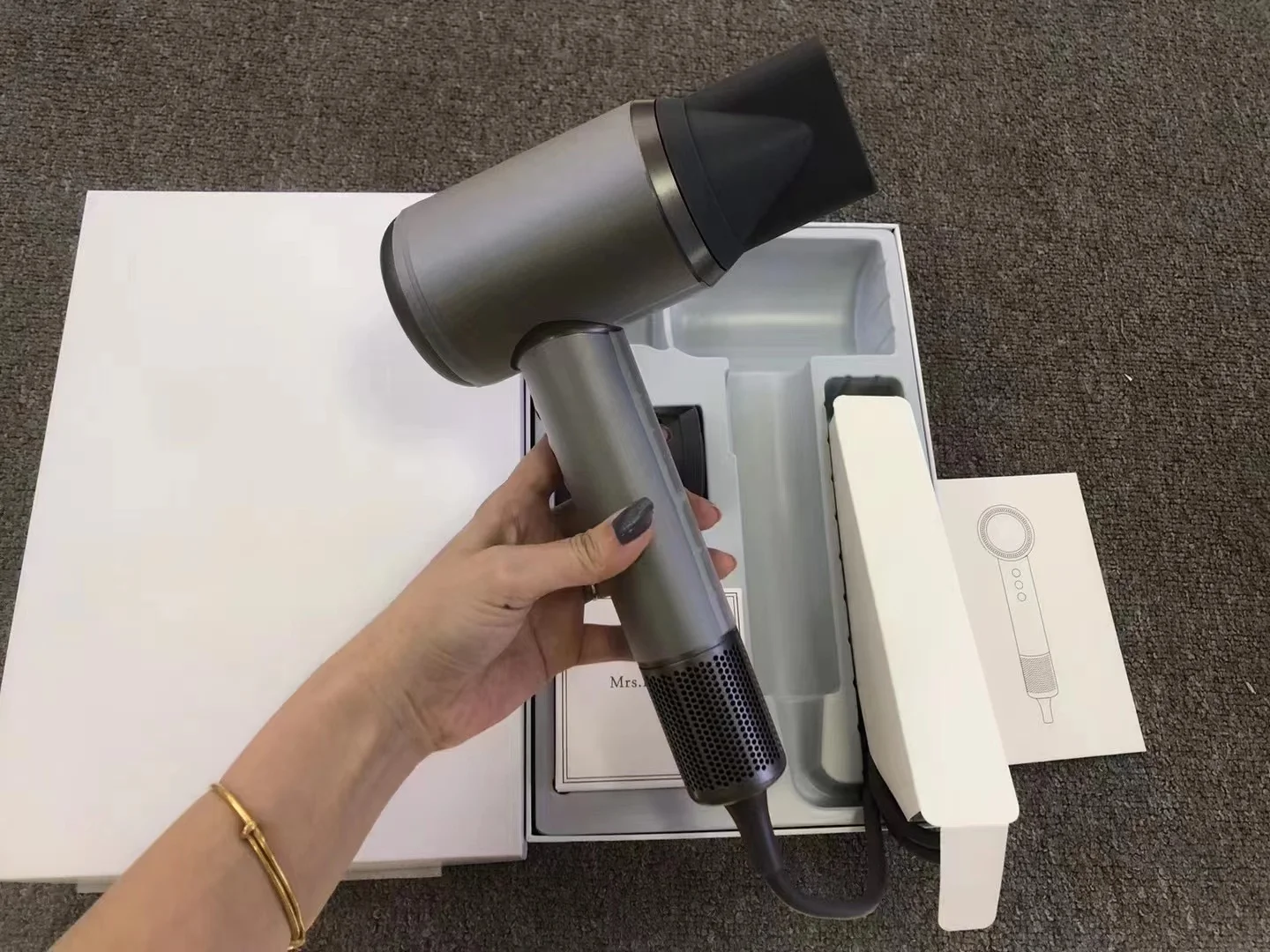 2023 NEW Design 110000rpm Negative Ion High Speed Portable Hotel Electric Brushless Leafless Hair Blow Dryer Professional Salon