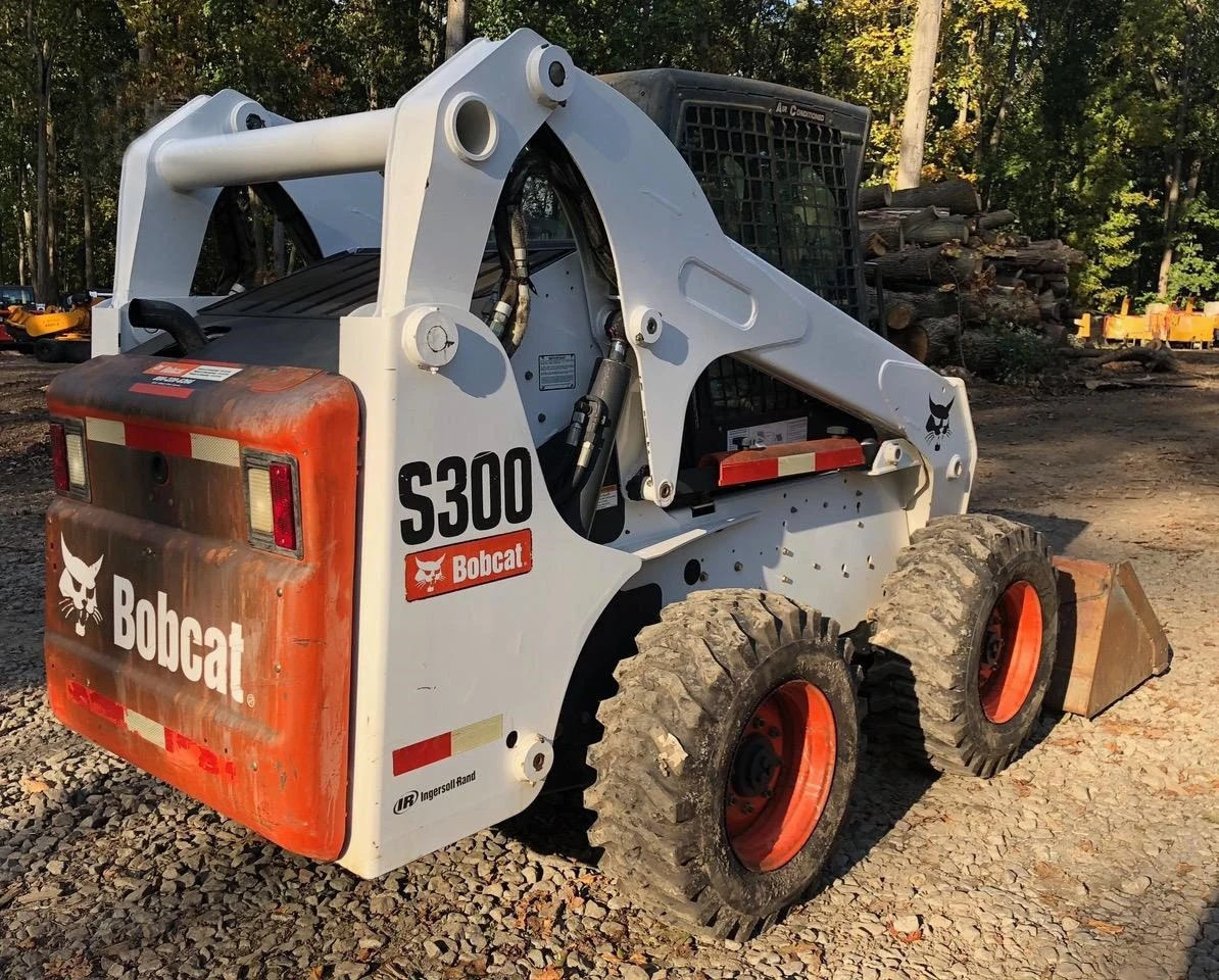 Used Bobcat S300 mini loader 3 tons bob cat machine minicargador bobcat skid steer loader
