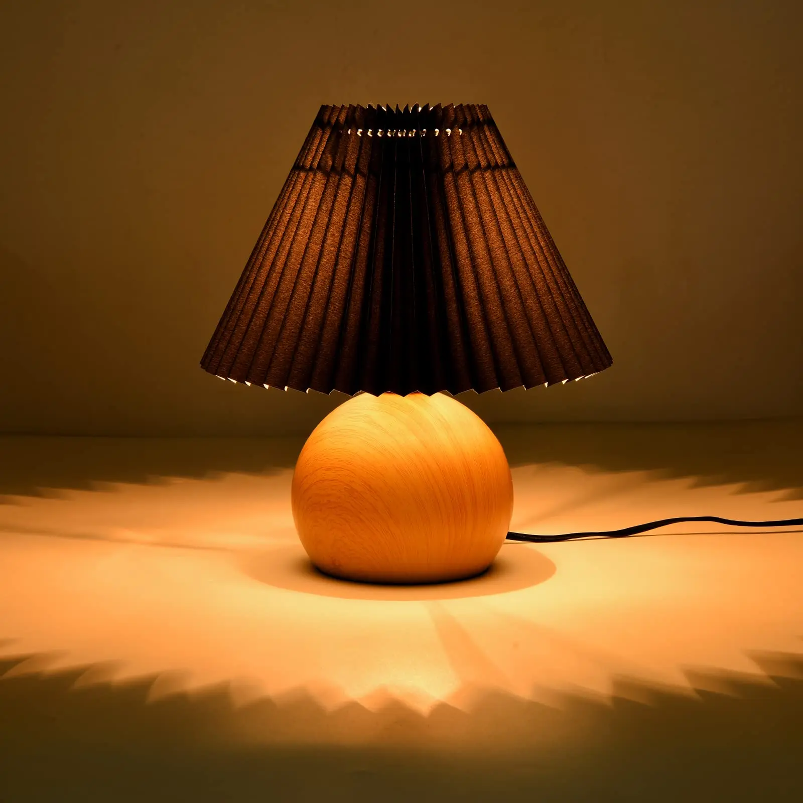 Creative Hot Sell Small Table Lamp Modern Bedside Lamp With DIY Black Lampshade Metal Base Lamp for Bedroom