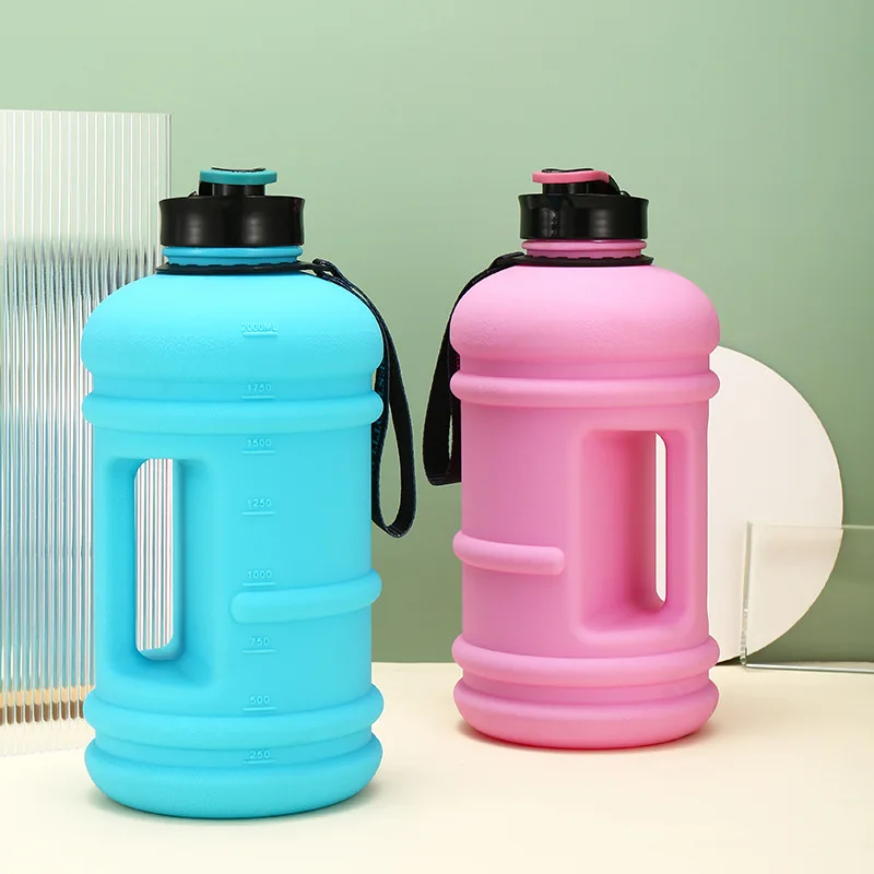 2.2L Plastic Half Gallon Water Jug BPA Free Large Capacity Sports Water Bottle With Handle