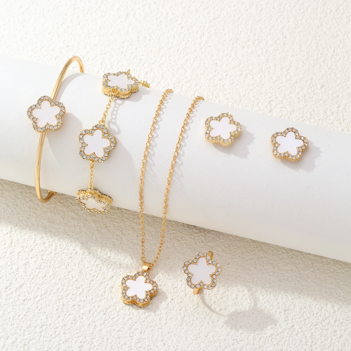 CDD 2024 Women Light Luxury 5Pcs/Set Diamond Clover Necklace Earrings Ring Bracelet&Bangle Five Leaf Flower Jewelry Set