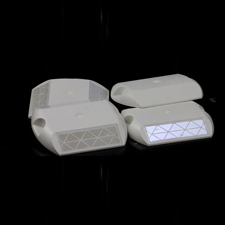 Manufacturer Price High Quality 3m Reflective Plastic Road Stud Pavement Marker Road Spike