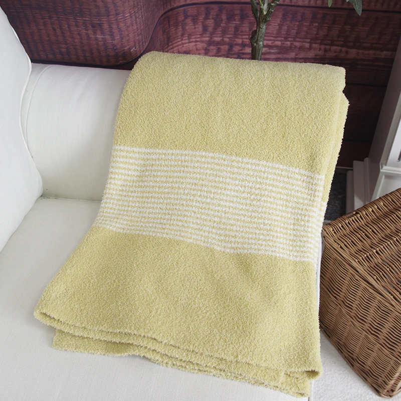 cheap wholesale luxury china branded logo 100% Polyester  super soft winter yellow designer blankets for