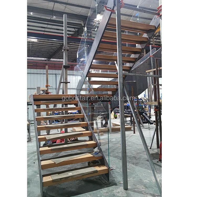 Top Quality Steel Straight Staircase Oak Solid Tread Glass Railing Wooden Handrail Post Bracket Outdoor Floating Stair