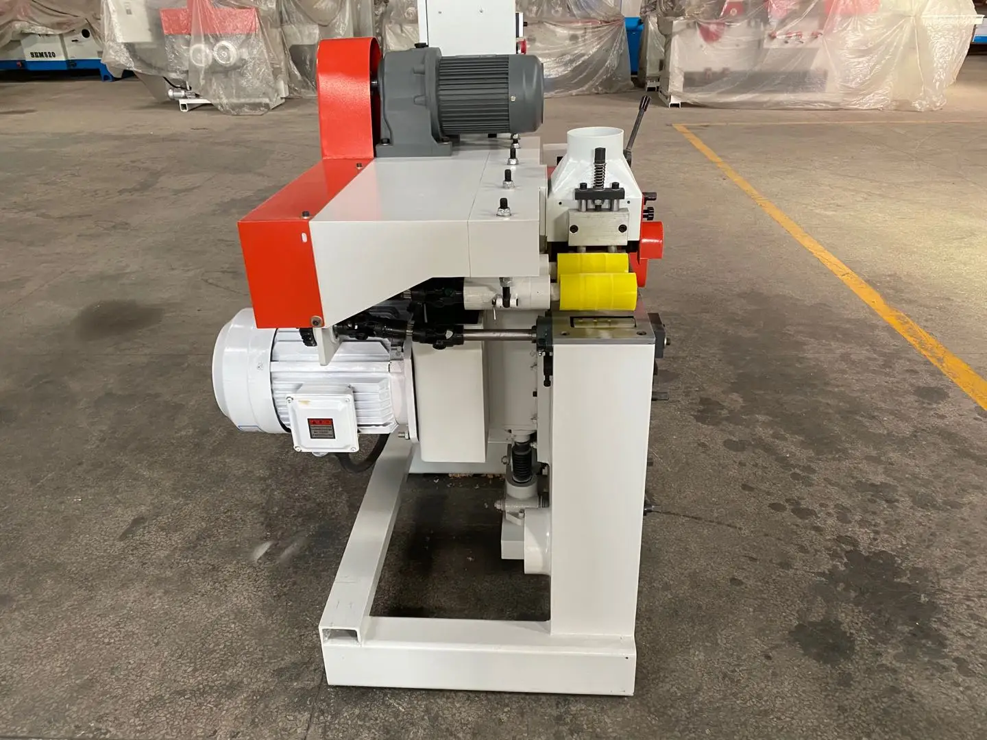 KRD Woodworking automatic feeding round stick machine industrial wooden stick forming machine