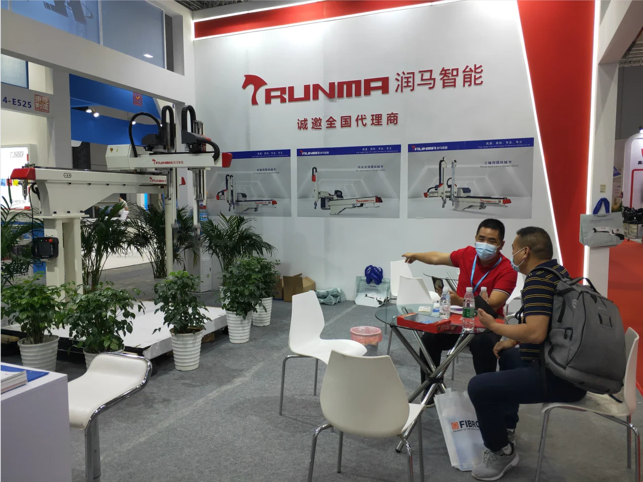 Ac Servo Three and Five axes Motor Robotic Arm For Injection Molding Machine Manipulator