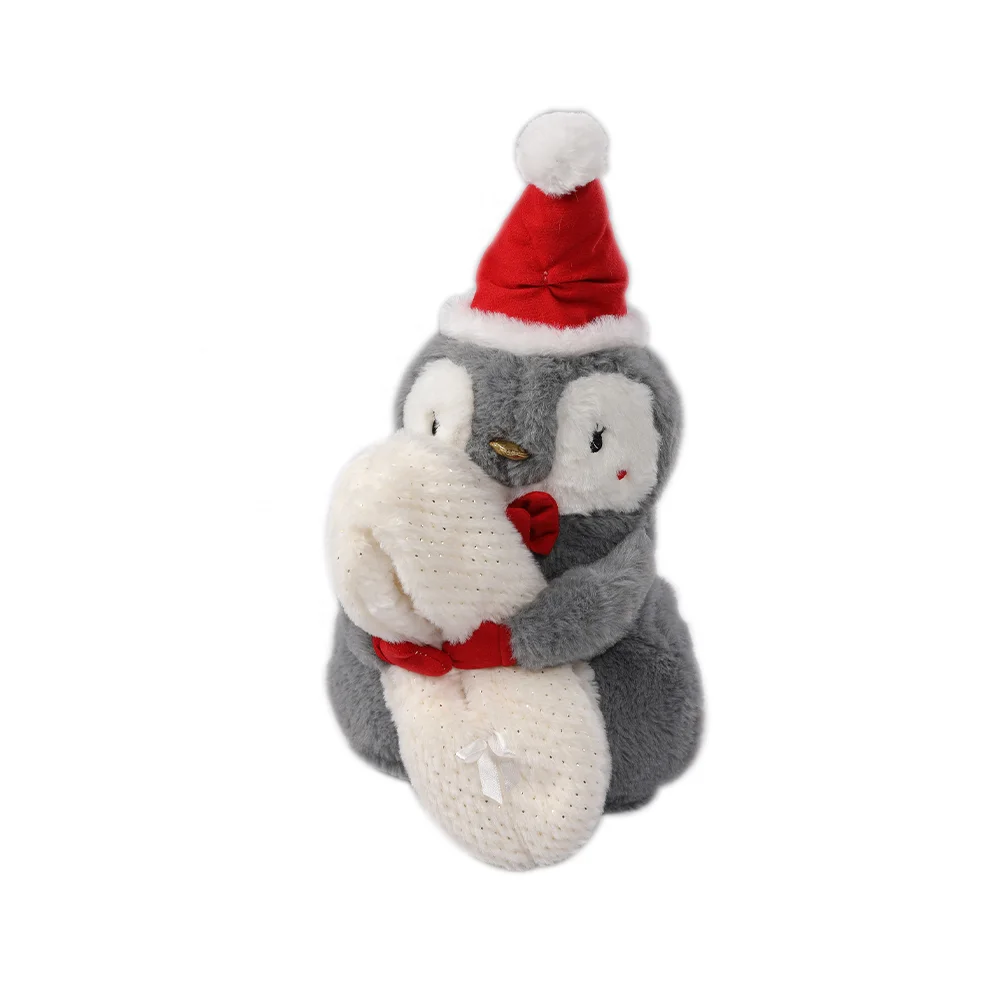 
2021 Cute Comfortable Indoor Slippers With Cartoon Penguin Toy 