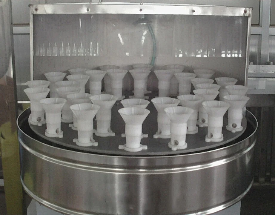 2021 High quality 32 heads semi automatic washing 100 ml glass bottle washing machine