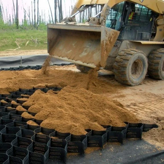 Георешетка из полиэтилена высокой плотности для фиксации подпорной стены или садового дорожного и железнодорожного шоссе