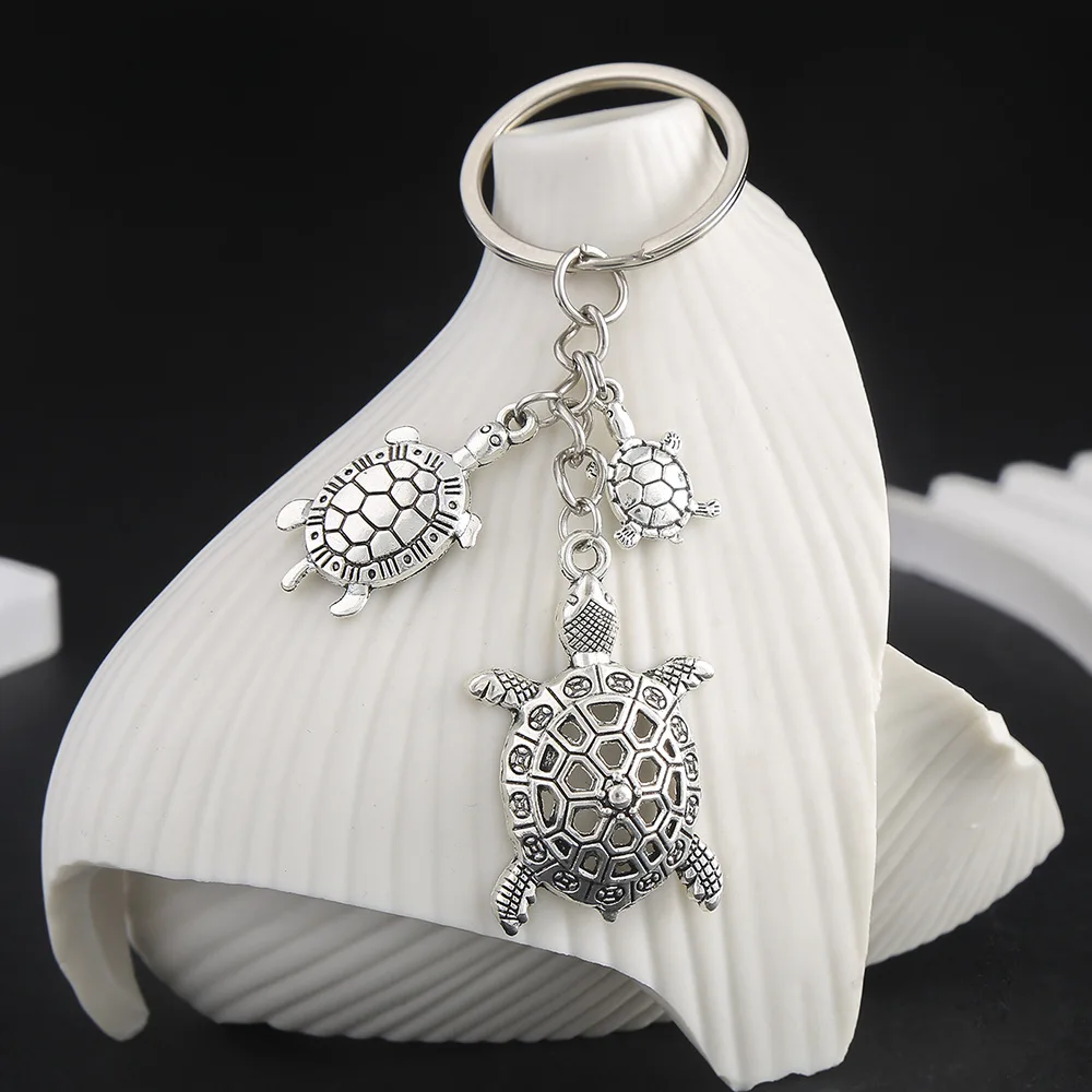 Exquisite turtle zinc alloy keychain pendant simulation ancient silver electroplating personalized animal key car pendant