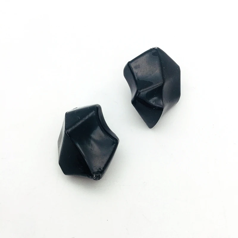 
Wholesale Black Acrylic Stone Beads Ice Cube Recycled Plastic Beads Loose For Home Decor 