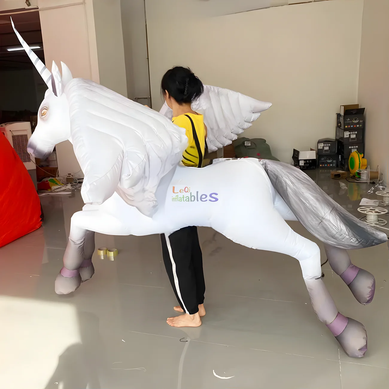 New Design Led Lighted Inflatable Flying Horse Costume Blow Up Horse Puppet For Advertising Halloween Parade Performance