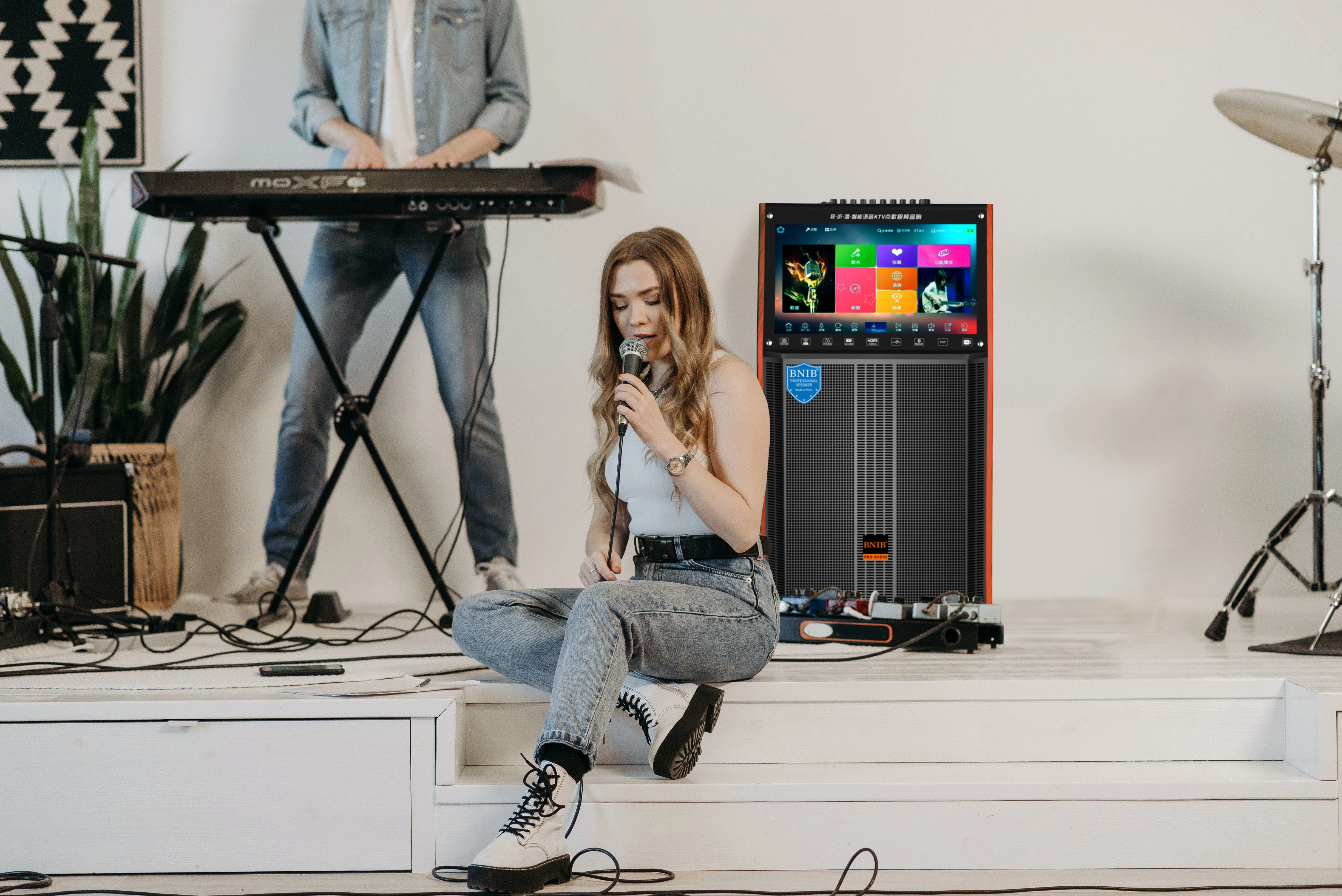 Trending Products 2022 ODM Screen Speaker Wooden Speaker Wireless Karaoke Loud Speaker For Party Stage Wholesale