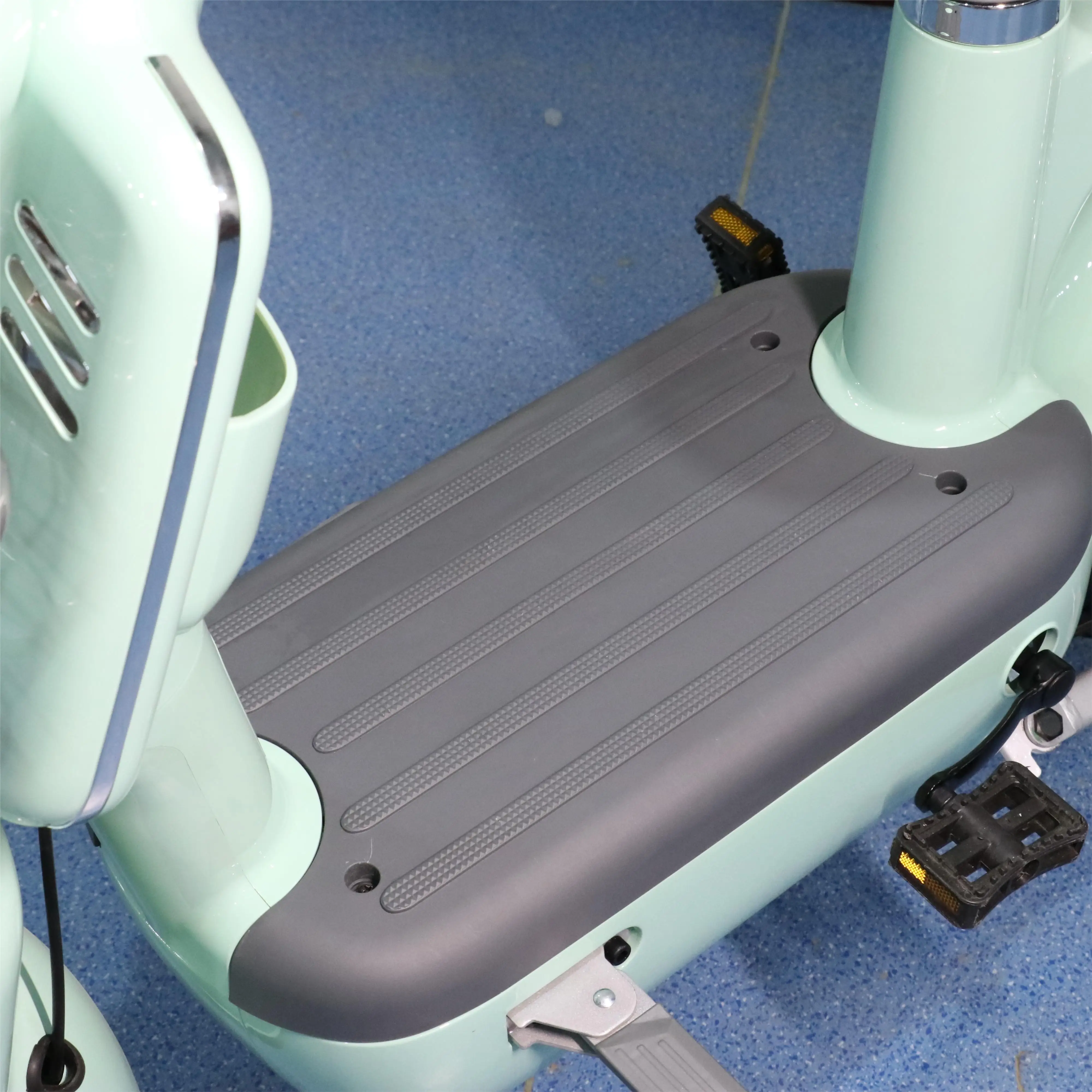 Chinese Hot Sale Ce Mobility 350w Electric Scooter Cheap Electric Moped With Pedals Powerful Scooters Electric Bike