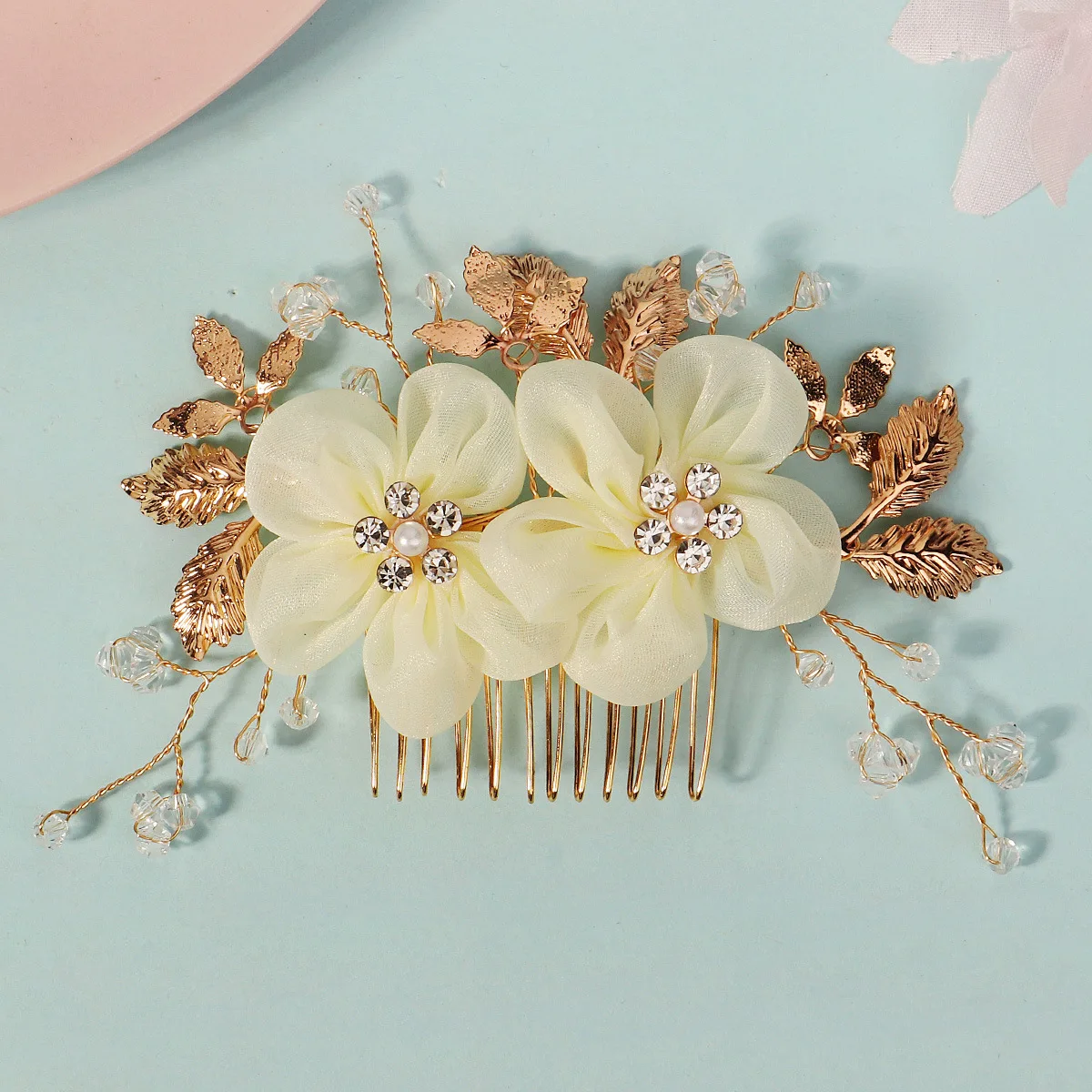 Bridal Jewelry  Beautiful Hairdo  Handmade Comb  Wedding Party Party Headdress  Fabric Flower Crystal Hair Comb Wholesale