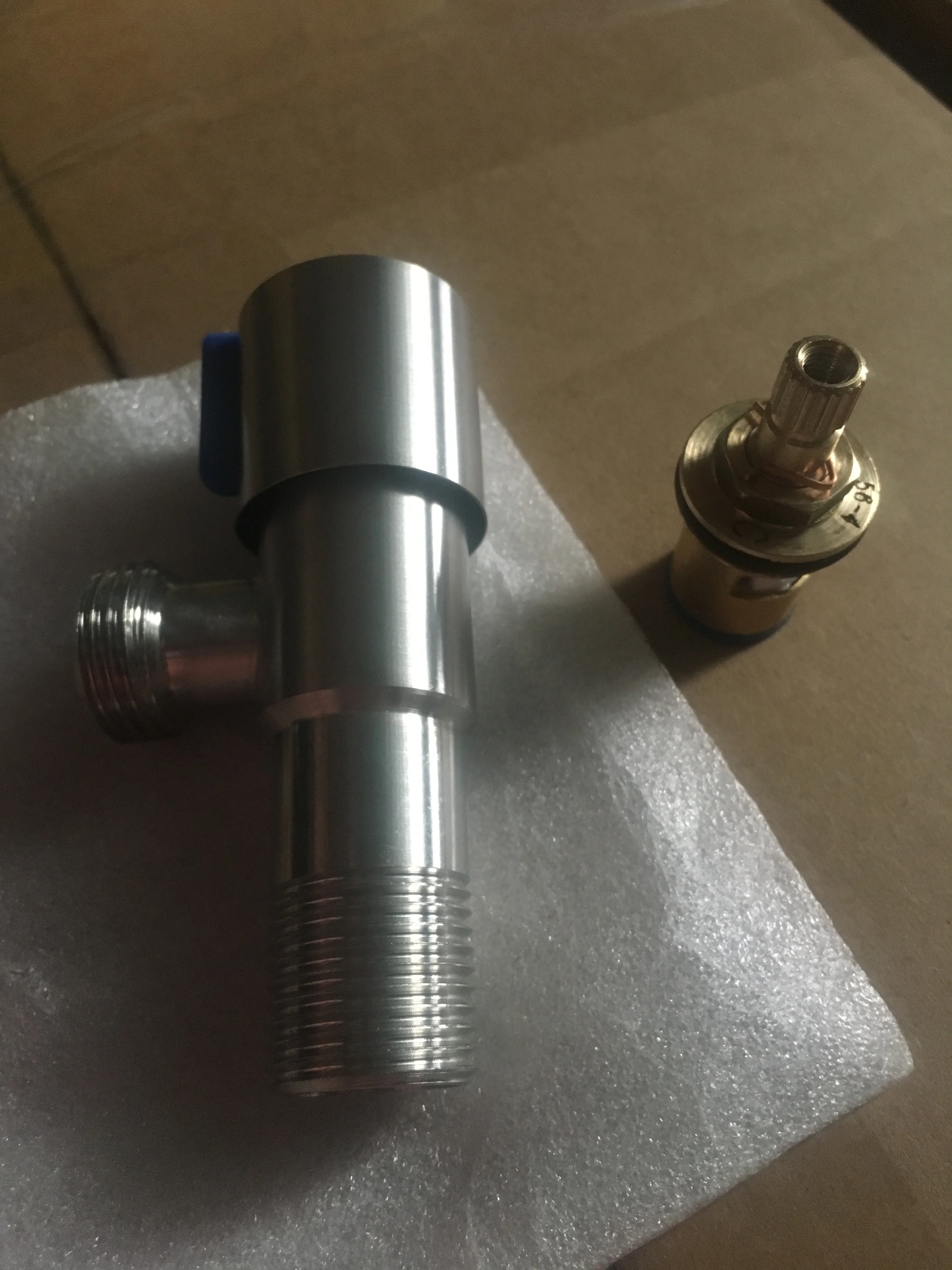 Cheap bathroom kitchen toilet usage thread 1/2 angle valve modern hot cold water 90 degree angle stop valve