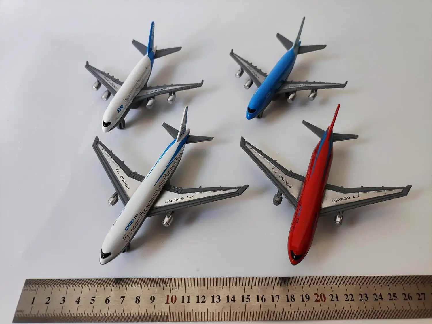 High Quality 380 777 Aircraft 13.5 CM Diecast Airplane Model Vehicle alloy airbus model Toy for kids