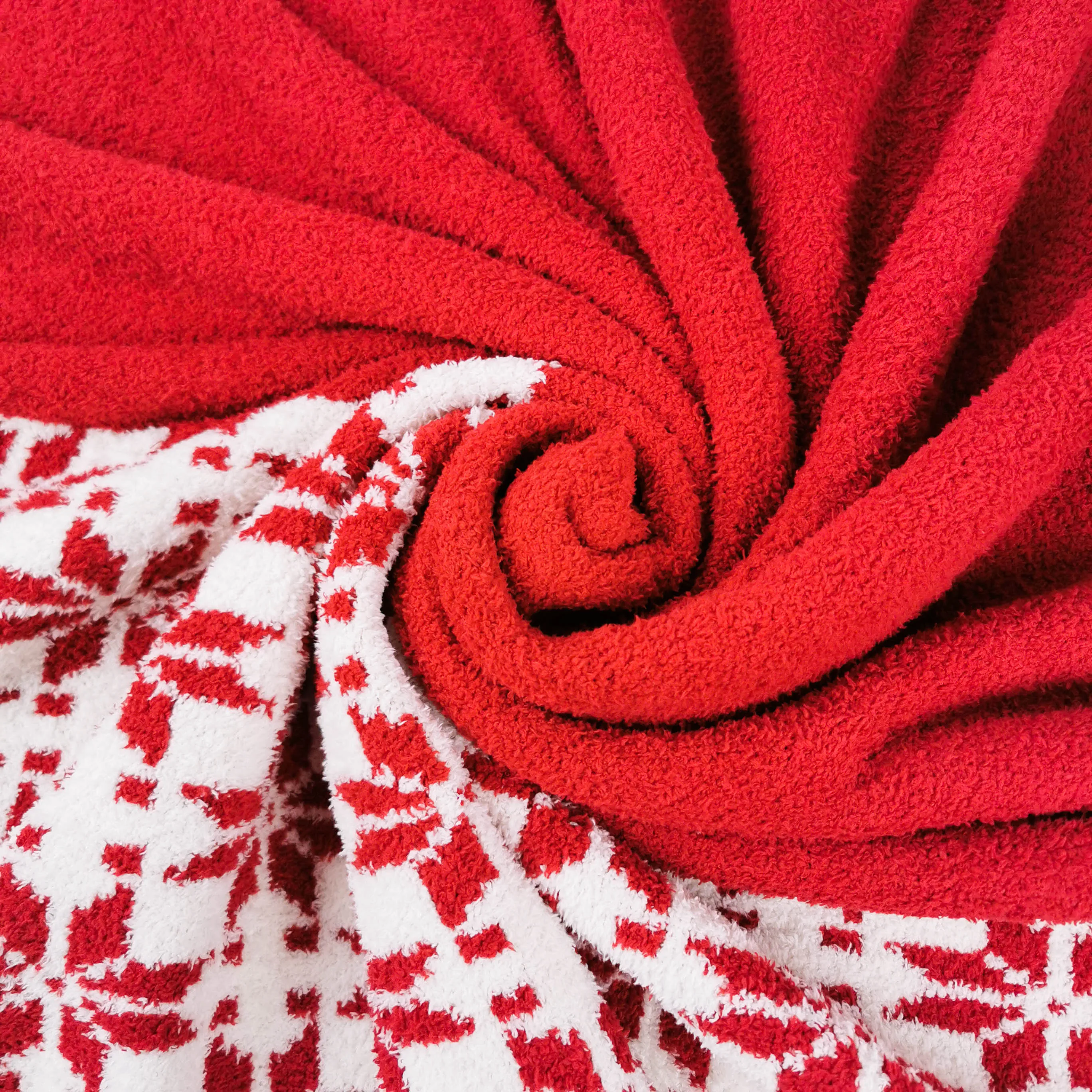 New design low MOQ soft touch 100%polyester Christmas knit throw blanket for home decor