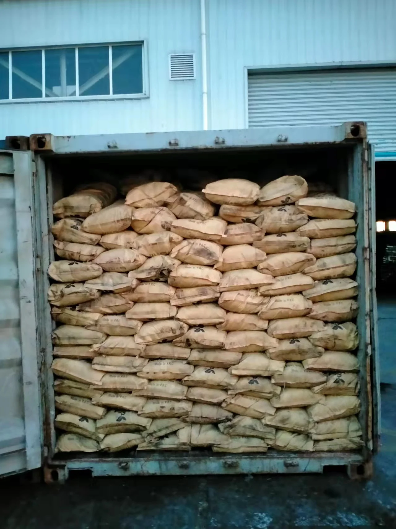 High purity  Sodium Humate 65% Sodium humate for aquaculture shiny flake