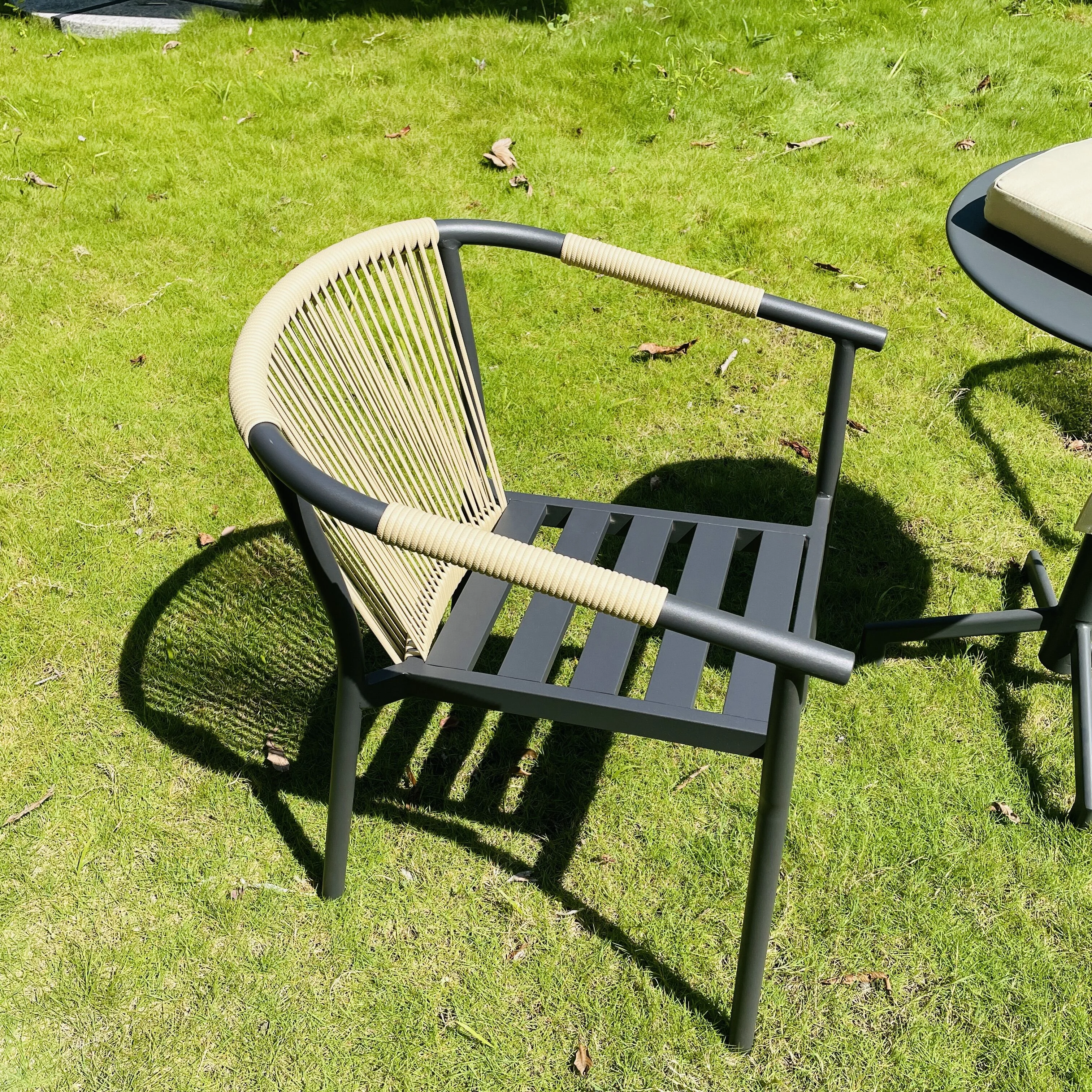 Modern New Patio Garden Outdoor Furniture Aluminum Rope Dining Chairs And Table  Hotel Villa Cafe Restaurant Stackable Chairs