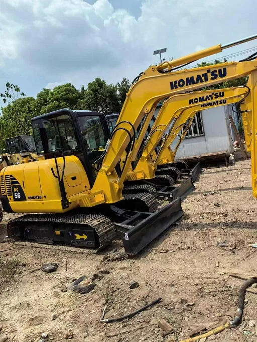 Мини-экскаватор Komatsu PC01 небольшой 2 тонны 3 гусеничный экскаватор